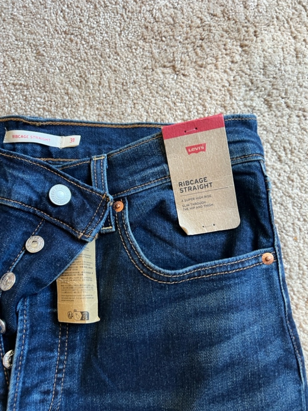 🔥🔥 Levi's ribcage straight women jeans 31x32 brand new - Picture 3 of 8